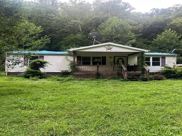 3880 Raccoon Creek Rd, Branchland, WV 25506