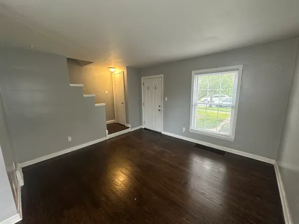 8231 Highland Pl, Munster, IN 46321