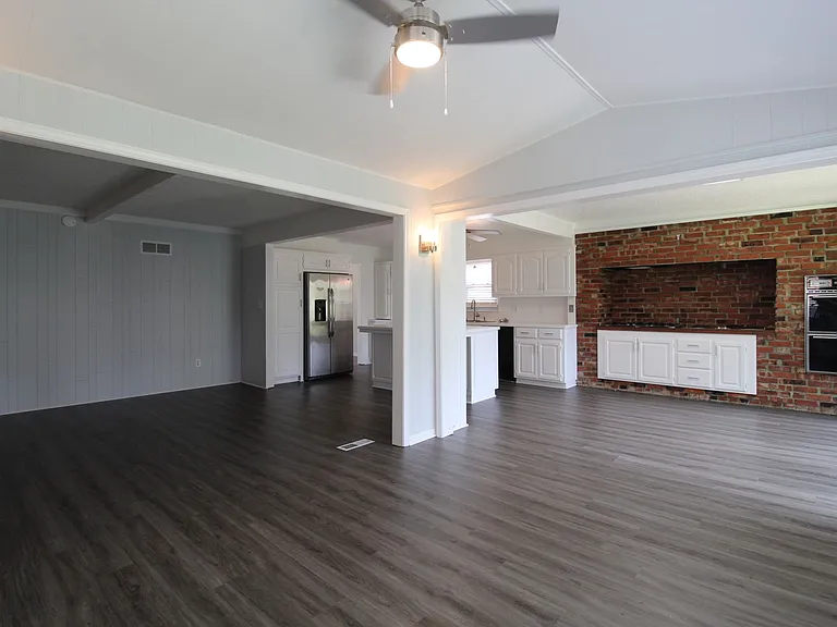 9913 Perry Dr — Photo 11