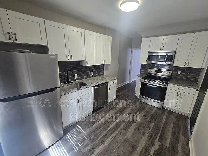 3 bed, 1.5 bath, 1286 sqft, $1,450 — Photo 4