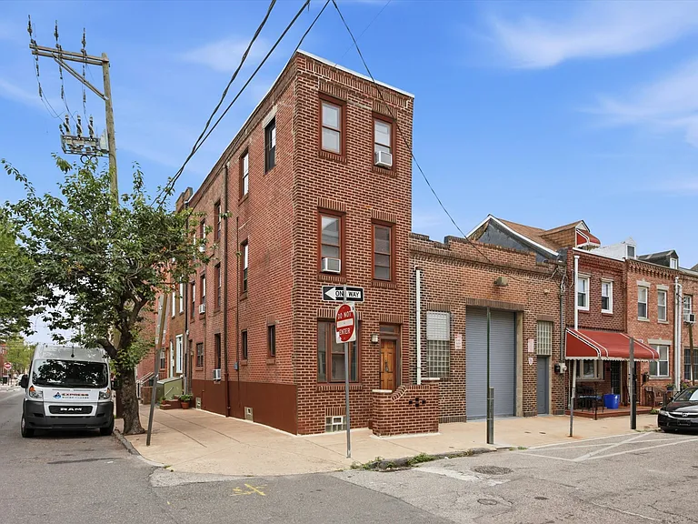 914-16 Fitzwater St — Photo 15