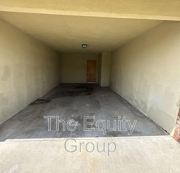 907 S Demaree St — Photo 15