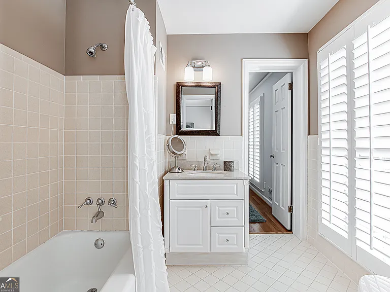 485 Riverside Pkwy — Photo 46