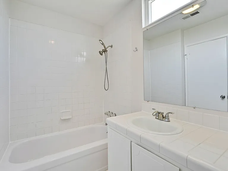 6063 Pineland Ave — Photo 29