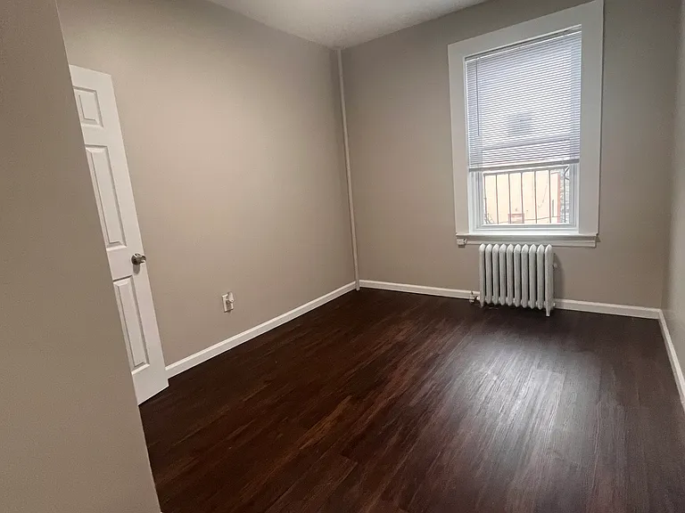 9 Bentley Ave #9 — Photo 4