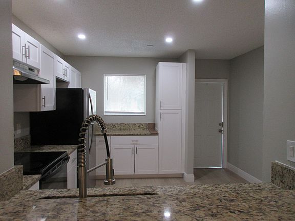 3rd image of 11448 NW 42nd St