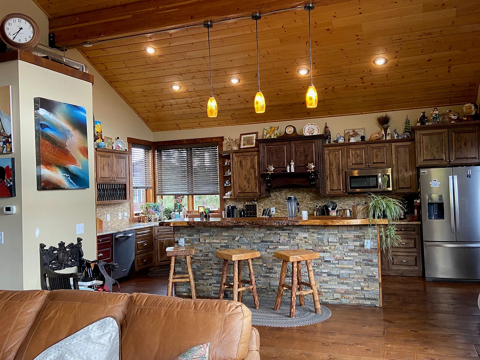 2 bed, $5,000 — Photo 3