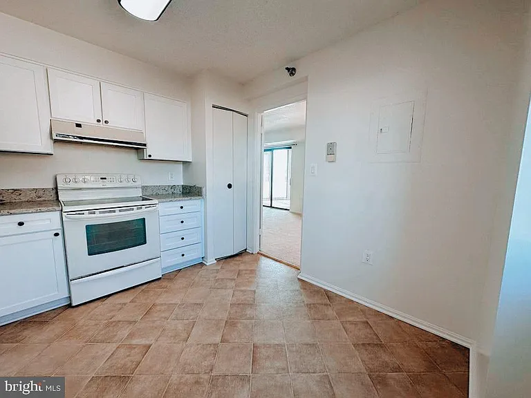 15100 Interlachen Dr #4-111 — Photo 3