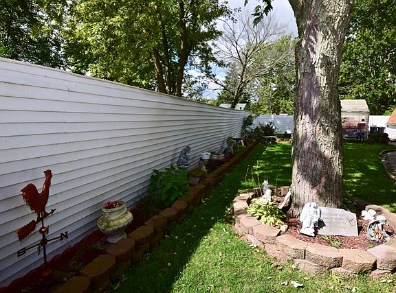 4th image of 841 Underwood Ave