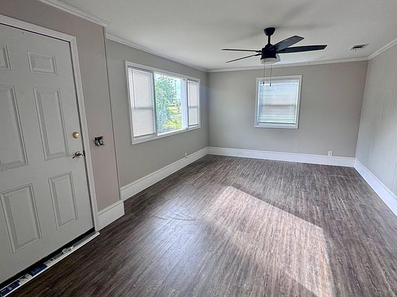 4th image of 15 Dogwood Rd