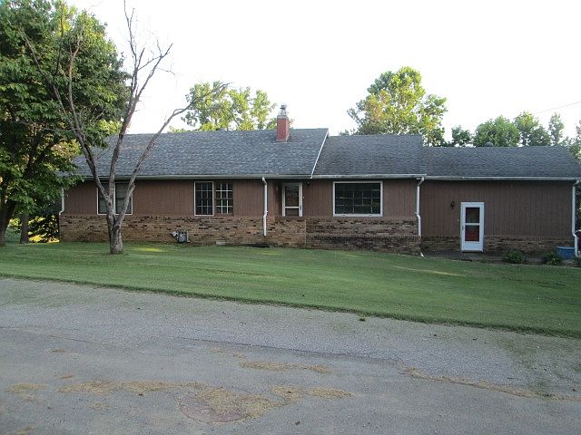 1st image of 101 Honeysuckle Ln
