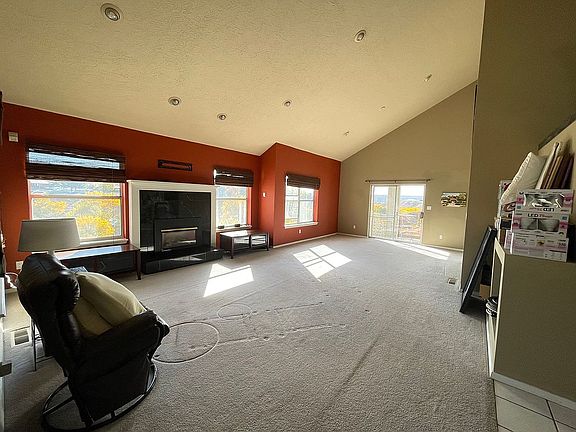 5th image of 2401 Catalina Ct