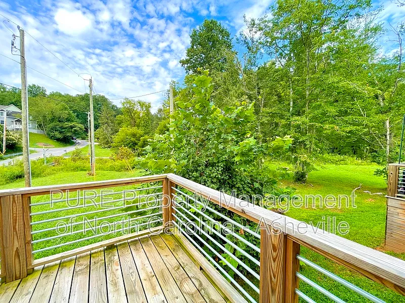 3 bed, 3.0 bath, 1218 sqft, $1,895 — Photo 4