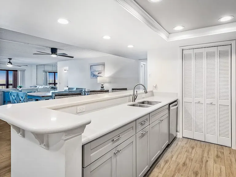 1513 Ocean Shore Blvd #F4 — Photo 8