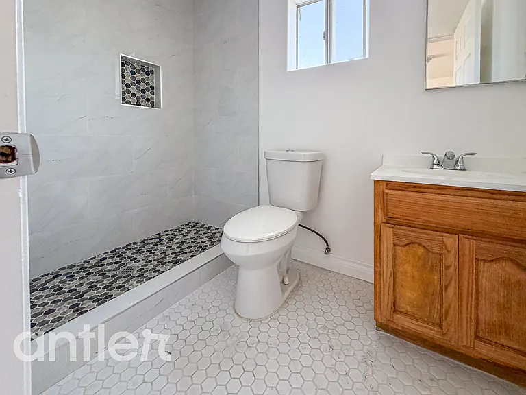 7689 S Main St #M1 — Photo 6