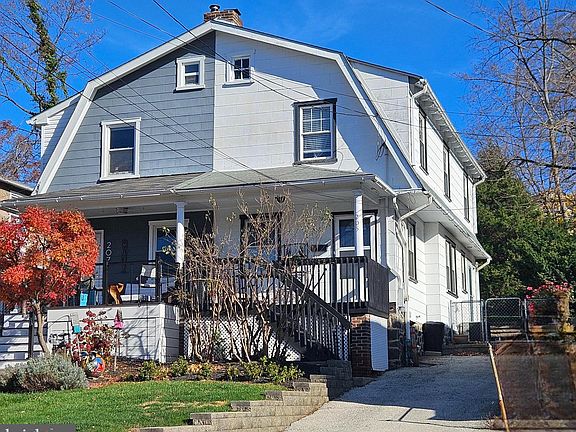2nd image of 205 N Aberdeen Ave
