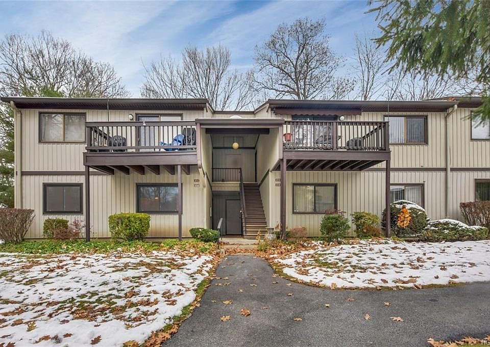 1st image of 123A Columbia Ct