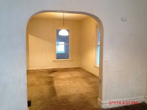 4th image of 327 S Genesee St