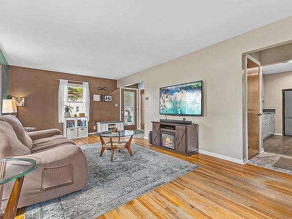 3rd image of 10667 Terrace Rd NE