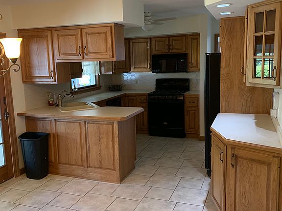 3rd image of 4476 Williamsburg Dr