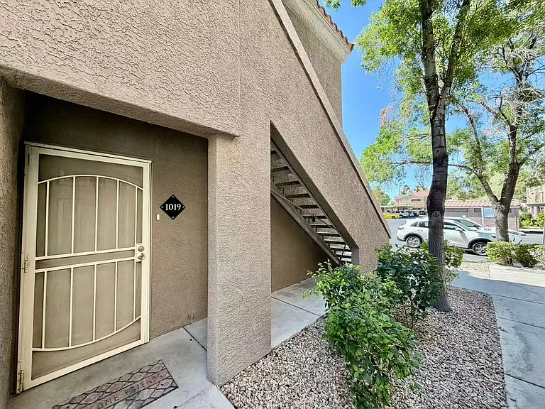 5525 W Flamingo Rd #1019 — Photo 2