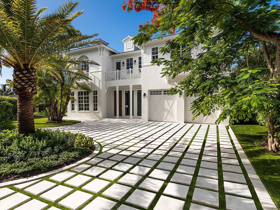 1st image of 700 NW 6th St
