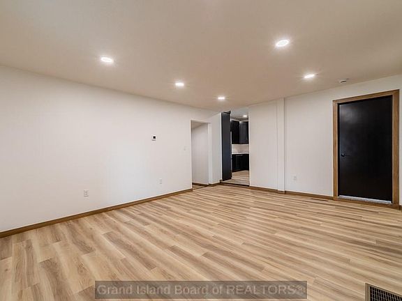 5th image of 901 S Lincoln Ave