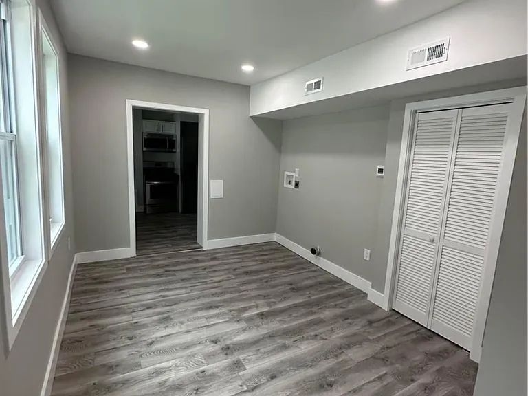 29 Capitol Heights Blvd — Photo 12
