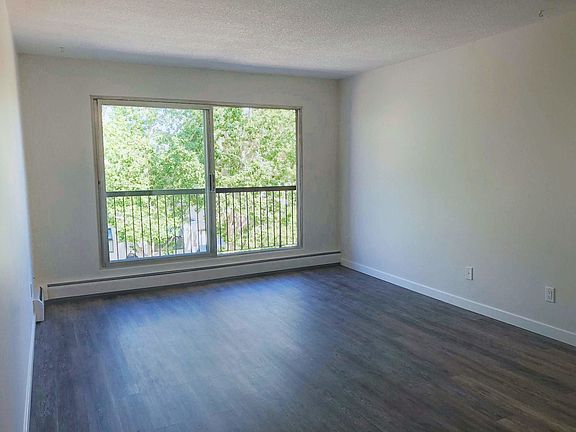 4th image of 2315 16a St SW #402