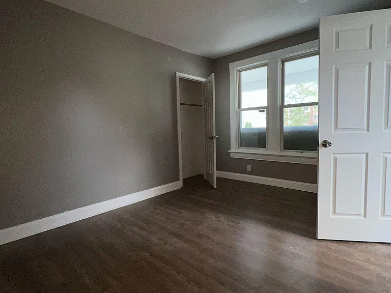 10 Olyphant Pl #R — Photo 15