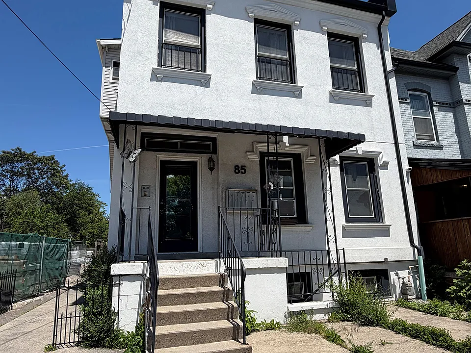 85 Wilson St #3