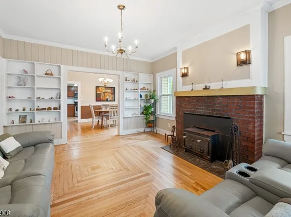 9 Bissell St, Mine Hill Twp., NJ 07803