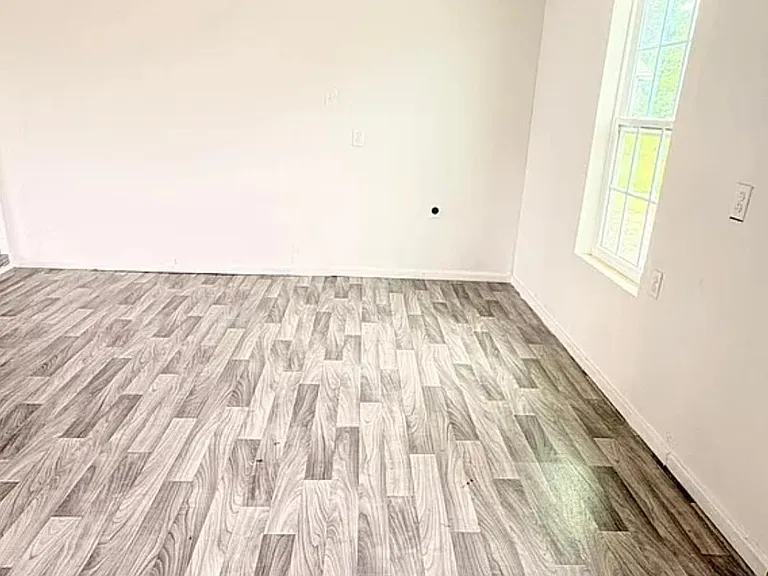 335 Delaware St — Photo 5