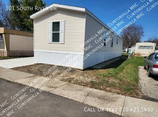 101 S River Dr, Clarkston, MI 48346