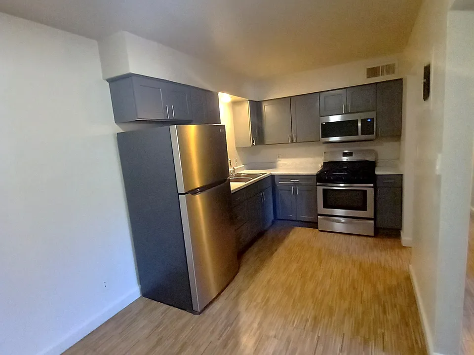 Full Kitchen Area
