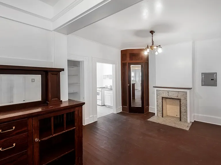 930 N Washington St #D — Photo 4