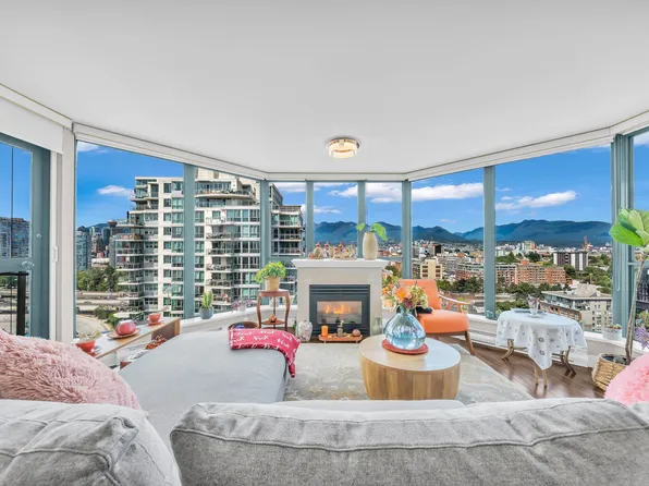 1088 Quebec St #1904, Vancouver, BC V6A 4H2