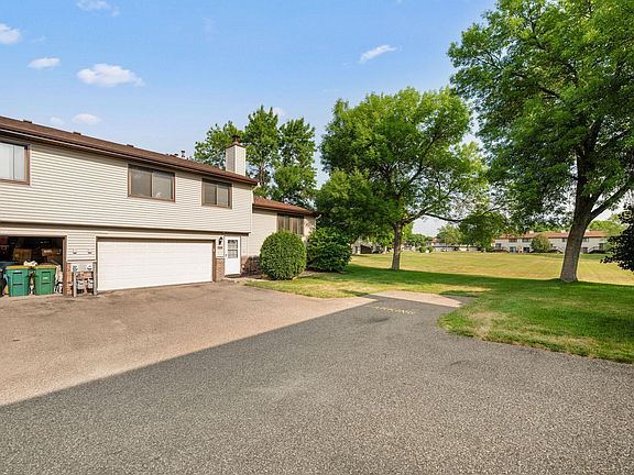 2nd image of 8717 N Maplebrook Cir