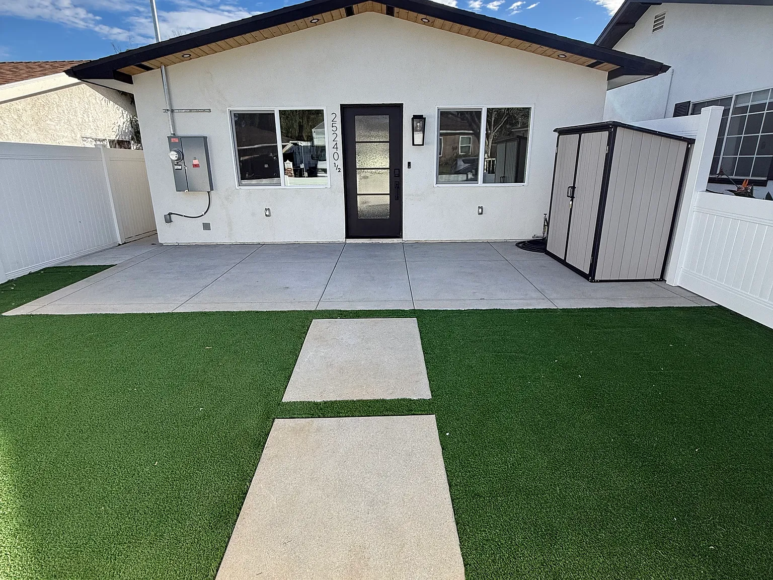 25240 Everett Dr — Photo 2