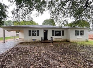 3810 Hilltop Dr, Horn Lake, MS 38637