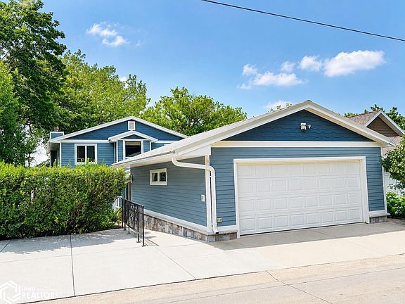 2nd image of 5494 Lakeview Dr