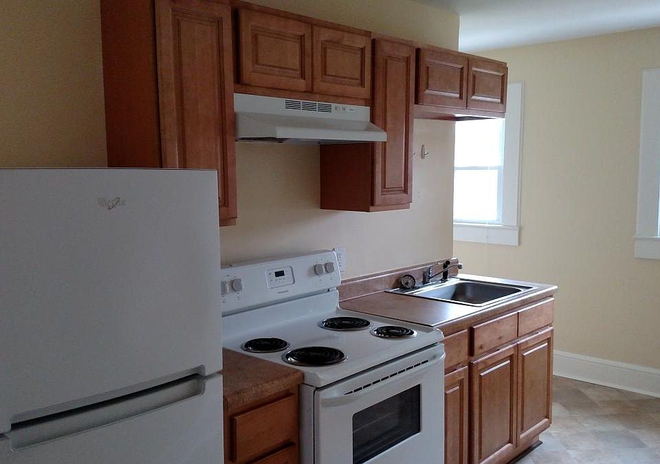 2nd image of 806 W Monroe St