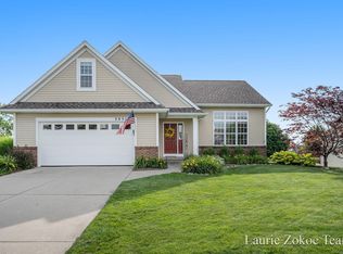 2051 Orchard Ridge Dr NW, Grand Rapids, MI 49534