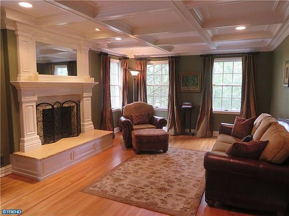 2nd image of 3 Cranston Ct