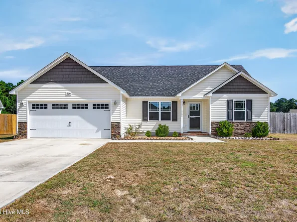 200 Tappi Terrace, Hubert, NC 28539