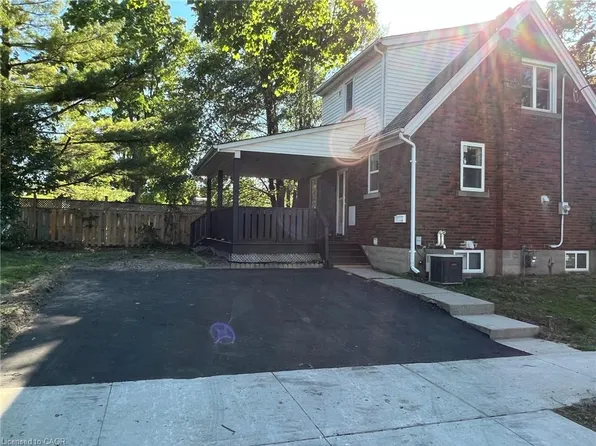 115 Highland Rd W, Kitchener, ON N2M 3B9