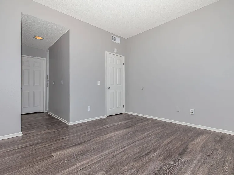 Club Pacifica Apartment Homes — Photo 37