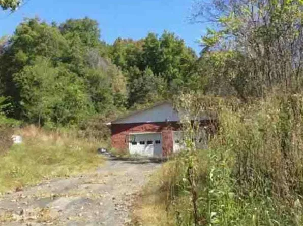 2116 Saunders Rd, Vinton, VA 24179