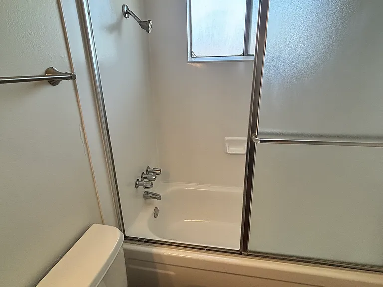 Driftwood Apartments — Photo 10