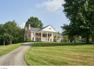 2975 Roundhill Rd, Akron, OH 44333